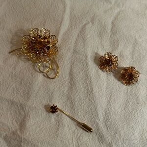 Vintage Elegant Gold Floral Jewelry Set